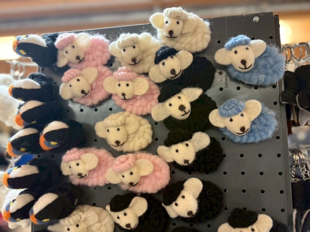 お土産やさんの羊