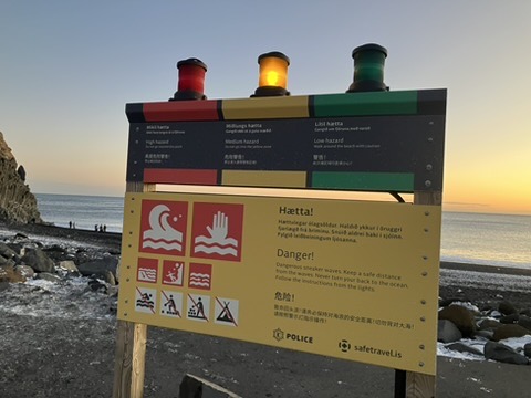 荒波度合いを示す看板