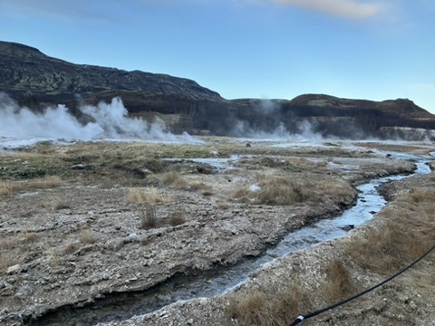 間欠泉エリアへ向かう道中の光景