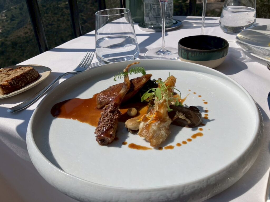 シャトーエザのメイン