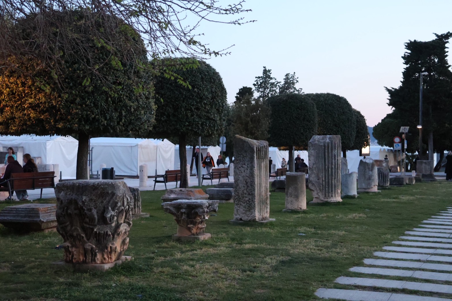 ザダル旧市街フォーラム・古代ローマ柱