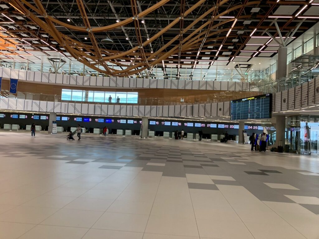 スプリット空港内
