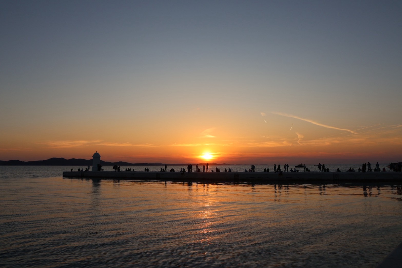 ザダルの夕日と海のオルガンの桟橋