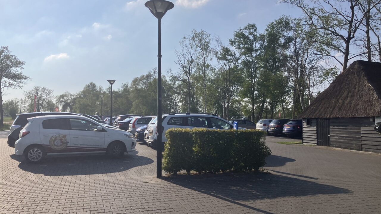 オランダの駐車場