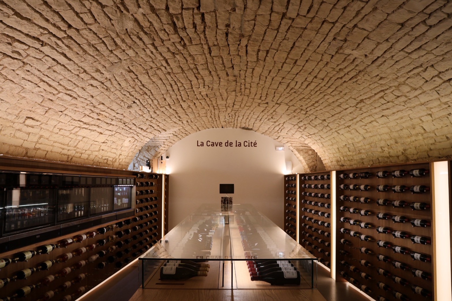 シテ・ド・ラ・ガストロノミーのワインセラー、La Cave de la Cité