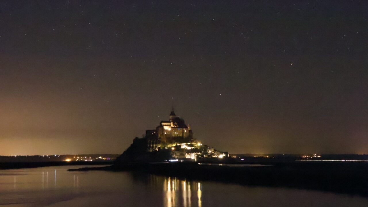 モンサンミッシェル夜景・朝日は何時？4月の撮影スポットと服装