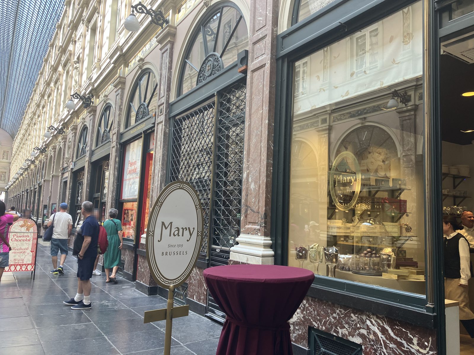 ギャルリー・サンチュベールのメリーの店頭