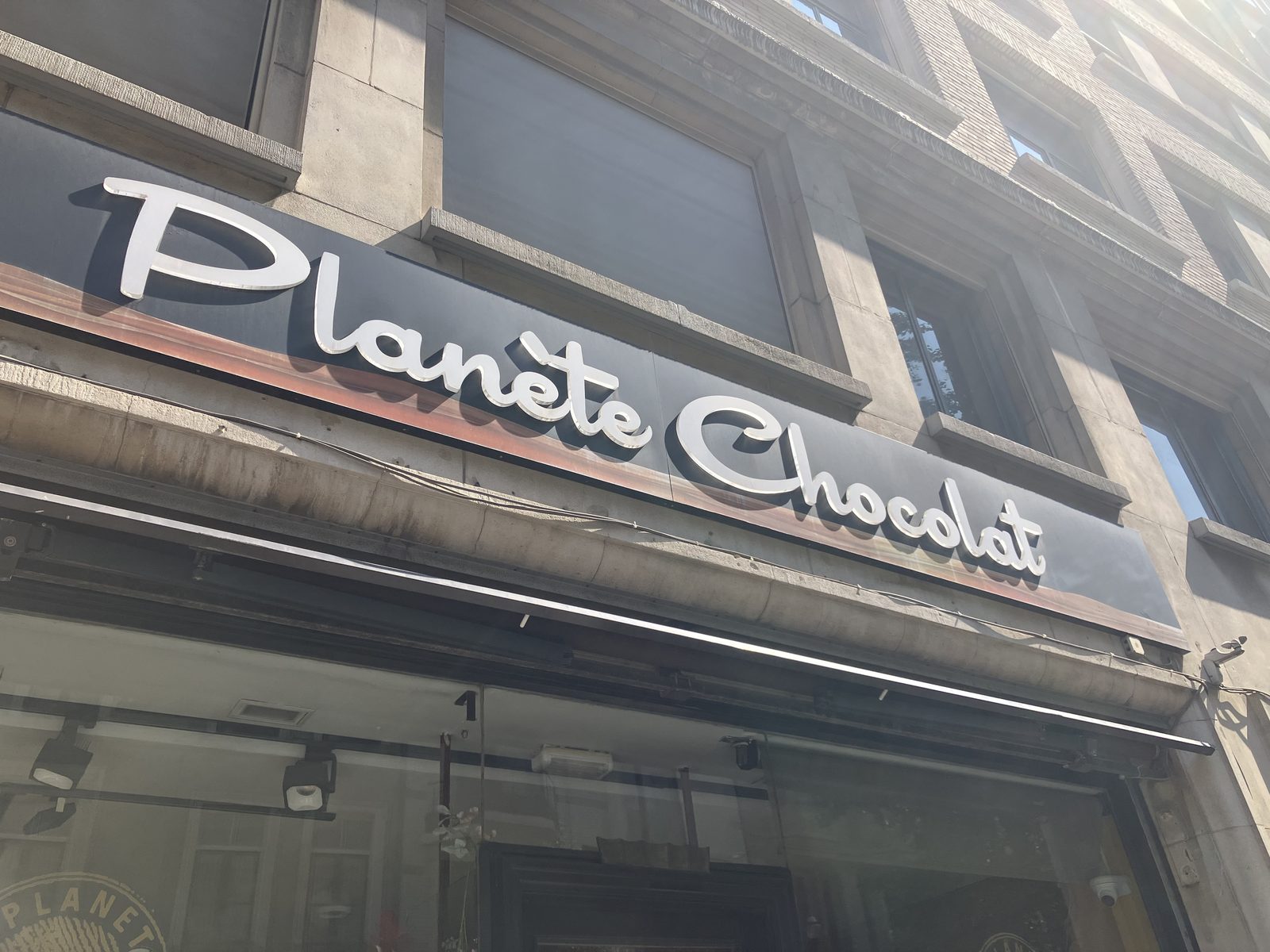 ロンバール通りのプラネット・ショコラの店頭