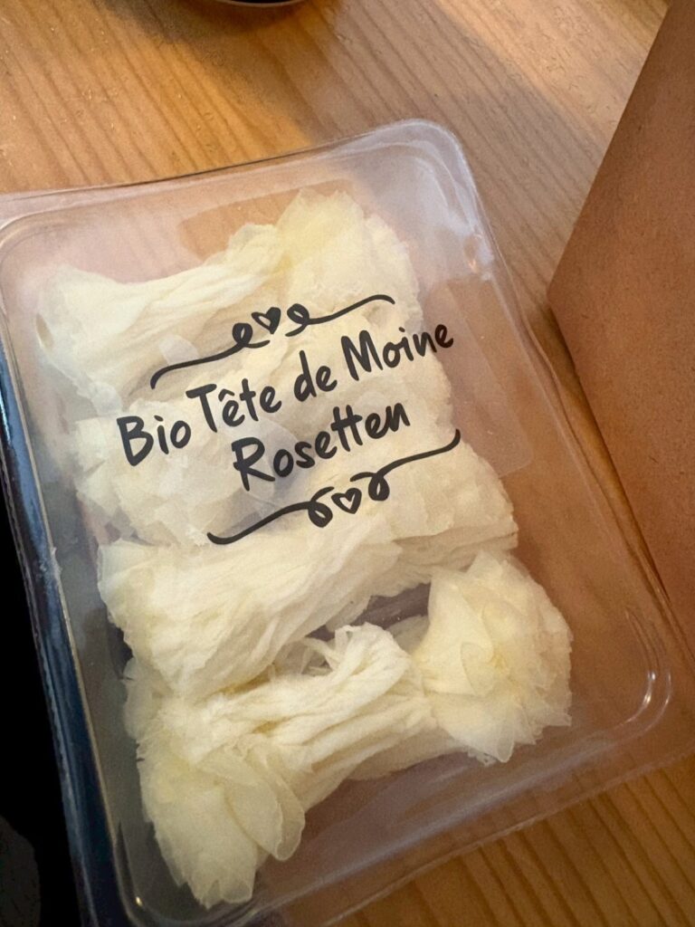 買ったBio Tête de Moineの花びら削りのパック