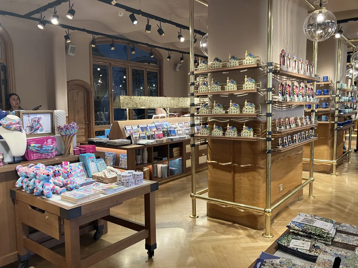 カサ・バトリョの売店